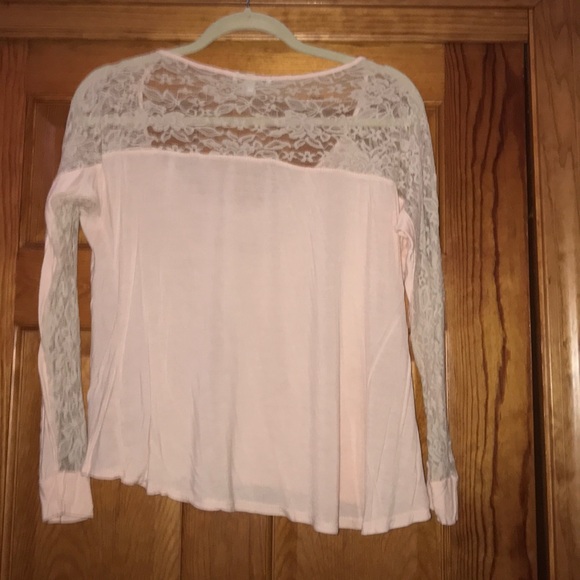 Pink lace shirt - Picture 2 of 2